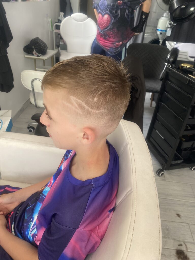 Lux hair & Spa (1)